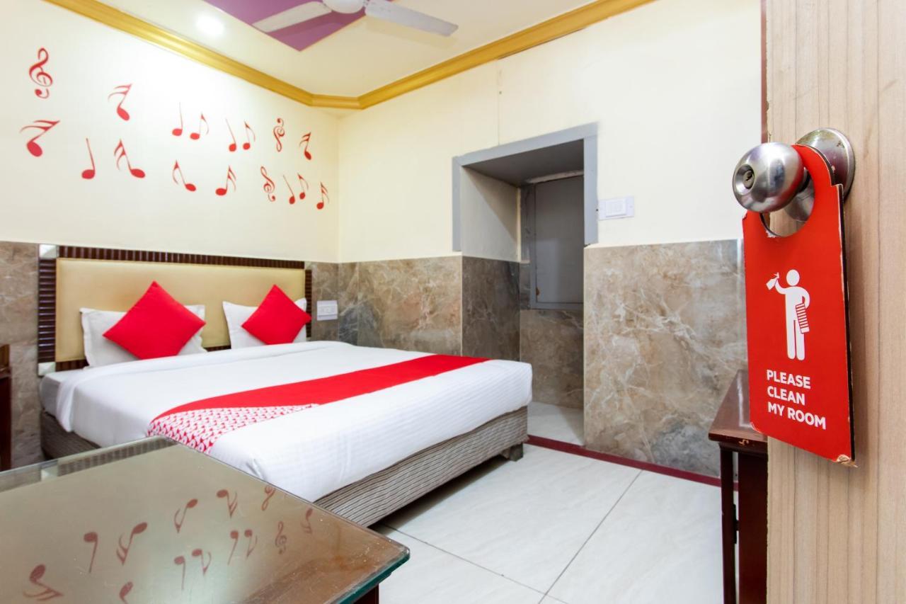 โอโย 24196 โฮเต็ล ศรีนาถ พาเลซ Hotel อุจเจน ภายนอก รูปภาพ
