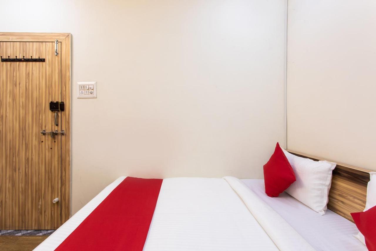 โอโย 24196 โฮเต็ล ศรีนาถ พาเลซ Hotel อุจเจน ภายนอก รูปภาพ