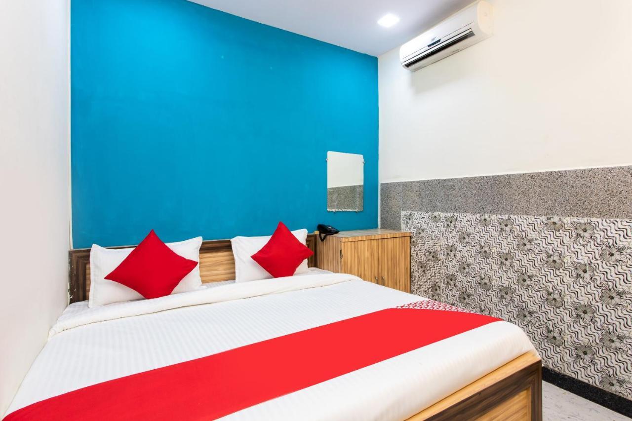 โอโย 24196 โฮเต็ล ศรีนาถ พาเลซ Hotel อุจเจน ภายนอก รูปภาพ