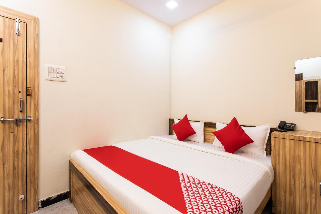 โอโย 24196 โฮเต็ล ศรีนาถ พาเลซ Hotel อุจเจน ภายนอก รูปภาพ